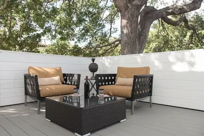 Image de Centre ville! OAKtree Cottage - Retraite privée à Santa Barbara