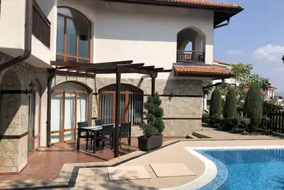 Image de Luxury holiday villa with private pool in 4* resort