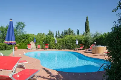 Image de Maison jumelée de 6½ pièces dans une ancienne maison de campagne toscane avec piscine