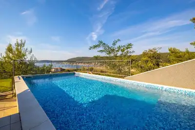 Image de Appartement dans Supetarska Draga avec vue mer, Balcon, Climatisation, Wifi (3321-1)