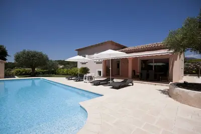 Image de Villa 8 personnes belle piscine à moins de 10 mn de la mer
