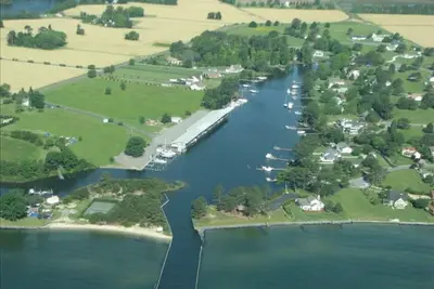 Image de \"Heron's Nest\" * Charmante petite maison sur la baie de Chesapeake * rampe * rampe de bateau *