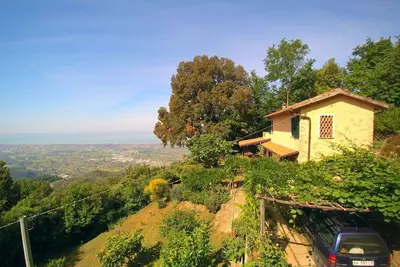 Image de Vacation Home à Pietrasanta avec 2 chambres à coucher, 4 couchages