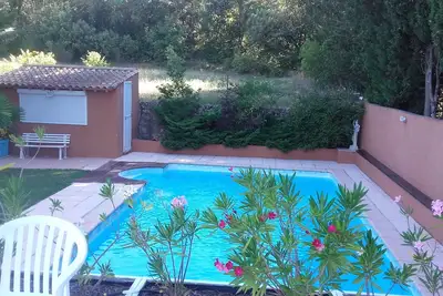 Image de Total independent full foot studio in property with parking