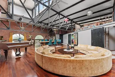 Image de Loft incroyable dans le bâtiment d'aqueduc historique, près du centre-ville de Pensacola