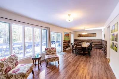 Image de Poconos Ski / Golf Home Commen Amenities + Piscine Et Tennis