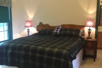 Image de 5 chambres au rez-de-chaussée et au rez-de-chaussée, pouvant accueillir jusqu'à dix personnes