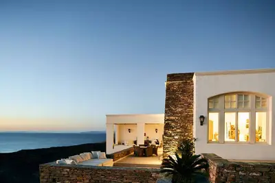 Image de Three Bay House - Hébergement luxueux et vue sur la mer près d'une plage de sable