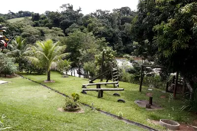 Image de Endroit paradisiaque avec piscine chauffée, mini-terrain de football et vue sur la cascade