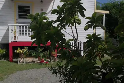 Image de Grace Inn: 2 chambres, naturellement rafraîchies par l'océan dans une communauté intelligente et calme