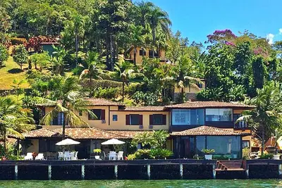 Image de Mansion Dos Reis Angra - 50 mètres face à la mer - HÉLISURFACE