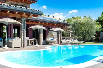 Image de Villa sur le lac de garde