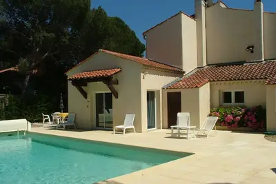 Image de A l'étage Villa Appartement + piscine partagée chauffée à Boulouris, St Raphaël