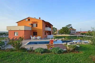 Image de Grande villa avec piscine à Bratulići