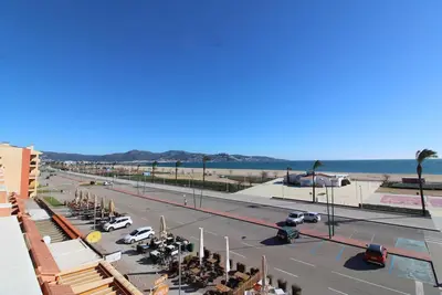 Image de Appartement de trois chambres avec vue sur la mer