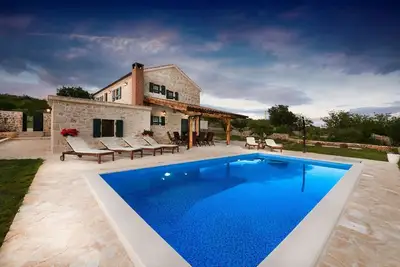 Image de Authentique Dalmatian Villa Jerolim avec piscine
