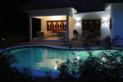 Image de Villa des Caraïbes avec piscine privée et bain à remous