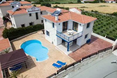 Image de Villa individuelle de luxe avec piscine privée / WiFi gratuit / panier de bienvenue