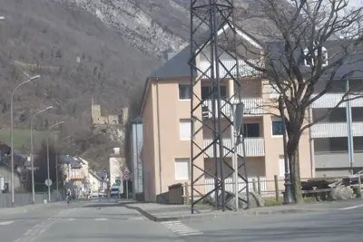 Image de Appart 4/6 2*   400 m du centre Tarif vacances 360 hors V   200 E   Cure 540