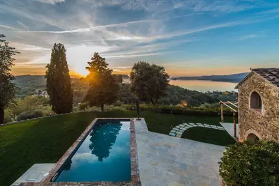 Image de Belle villa avec vue panoramique, 5 chambres, piscine privée et un spa