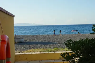 Image de Villa avec accès direct à la plage et avec une belle vue mer.