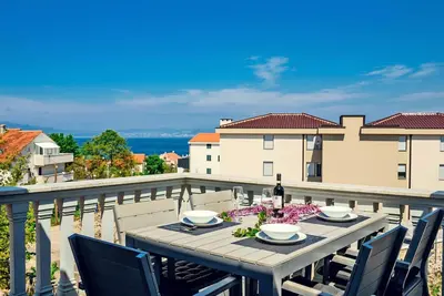 Image de Appartement spacieux pour 10 personnes avec vue sur la mer