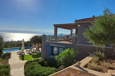 Superbes vues sur la mer, piscine, près de la plage, wifi - Holiday home Argolis, Péloponnèse