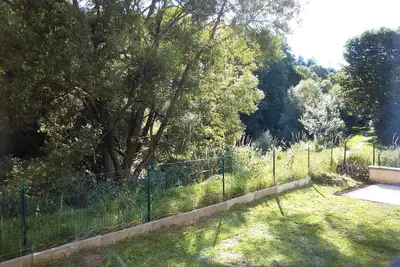 Image de Maison au calme pour les petits groupes à proximité des pistes cyclables et des sentiers de randonnée