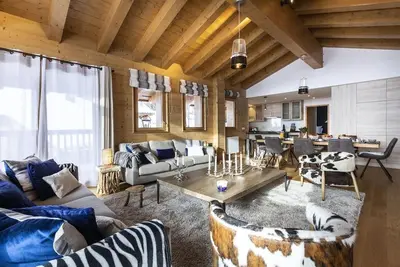 Image de Duplex 200m², full services 4*, 5 chbr, 5 sdb/d, balcon Sud et 3 parkings