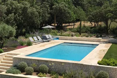 Image de Gite provençal avec piscine pour 4 personnes à 2 pas de Saint-Rémy-de-Provence