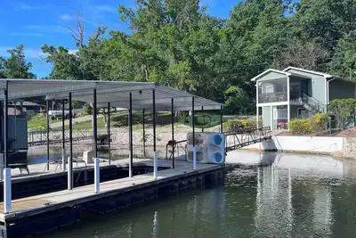 Image de Charmante maison sur l'eau près du barrage de Bagnell, idéale pour les couples et les familles