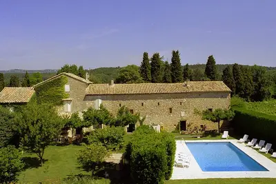Image de Provence authentique : Mas Lou Geneste, avec piscine
