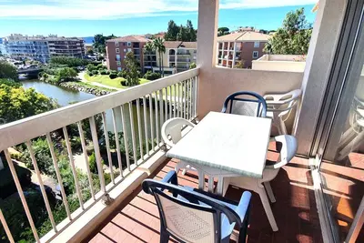 Image de Studio Avec Coin Nuit Proche Des Commerces Et Des Plages