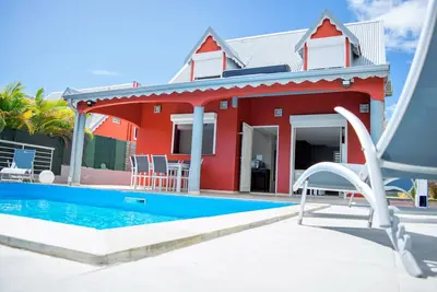 Image de Villa D'Alice 1 Centre Ville 10 minutes A Pied De La Plage Du Bourg 3 Etoiles