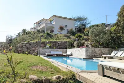 Image de Superbe villa moderne de 300m2 surplombant Cala d'Orzu comprenant 4 suites