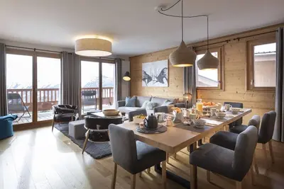 Image de Appart 130m², full services 4*, 4 chbr, 4 sdb/d, balcon Sud et 2 parkings