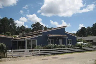 Image de Belle maison bord de lac tout confort