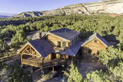 Image de * Réservez sur Airbnb * East Zion, Bryce and Grand Canyons tous de Sugar Knoll Lodge