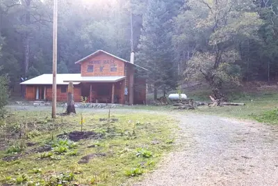 Image de Belle Chambre De Travail Sur La FORÊT Co National De Canyon Creek / Lincoln
