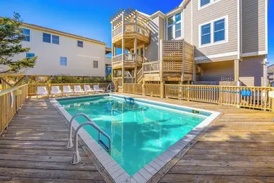 Image de Diviser de côté l'amusement! Vue sur la mer, Frisco w / Pool, bain à remous, salle de jeux, Dog-Friendly