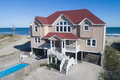 Image de Droit sur la plage! Oceanfront, Rodanthe-Pool, Tiki Bar, Grill, bain à remous, Salle de jeux