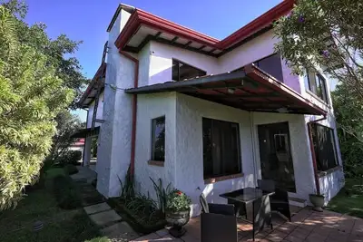 Image de Le meilleur des vues! 2/3 Condo, 20 minutes de l'aéroport!