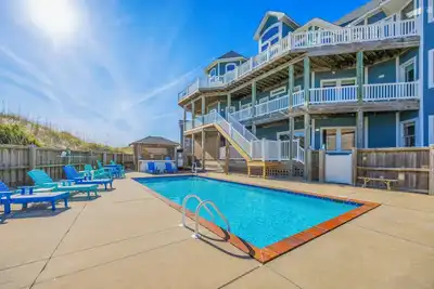 Image de Oceanfront Getaway Frisco avec accès facile à la plage, piscine, bain à remous, ascenseur, salle de jeux