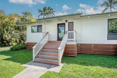 Image de Beach Cottage romantique avec vue sur la montagne et la cascade! Tvr 1134