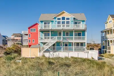 Image de Escapade familiale parfaite! Semi-Oceanfront w / Pool, bain à remous, salle de jeux, Dog-Friendly