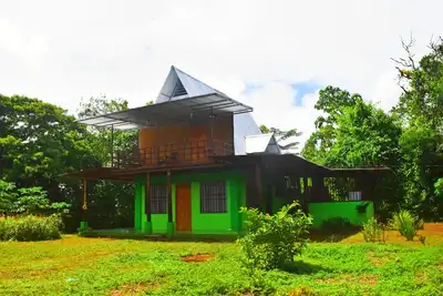 Image de White Monkey House - Amoureux de la nature