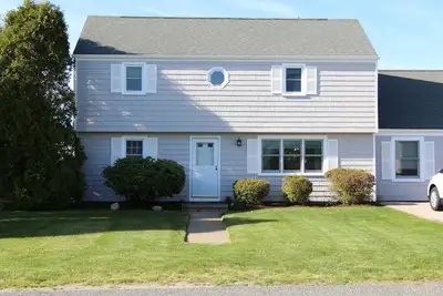 Image de Escapade en bord de mer près de Scarborough Beach, aire de jeux et courts de tennis! !