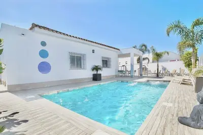 Image de Villa Avec Piscine PRIVÉE À Conil, Villa Marabu