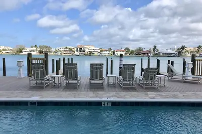 Image de Emplacement Premier Waterfront sur le sud de la populaire plage de Clearwater!