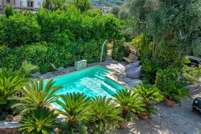 Image de Centrally located villa with pool in Sorrento